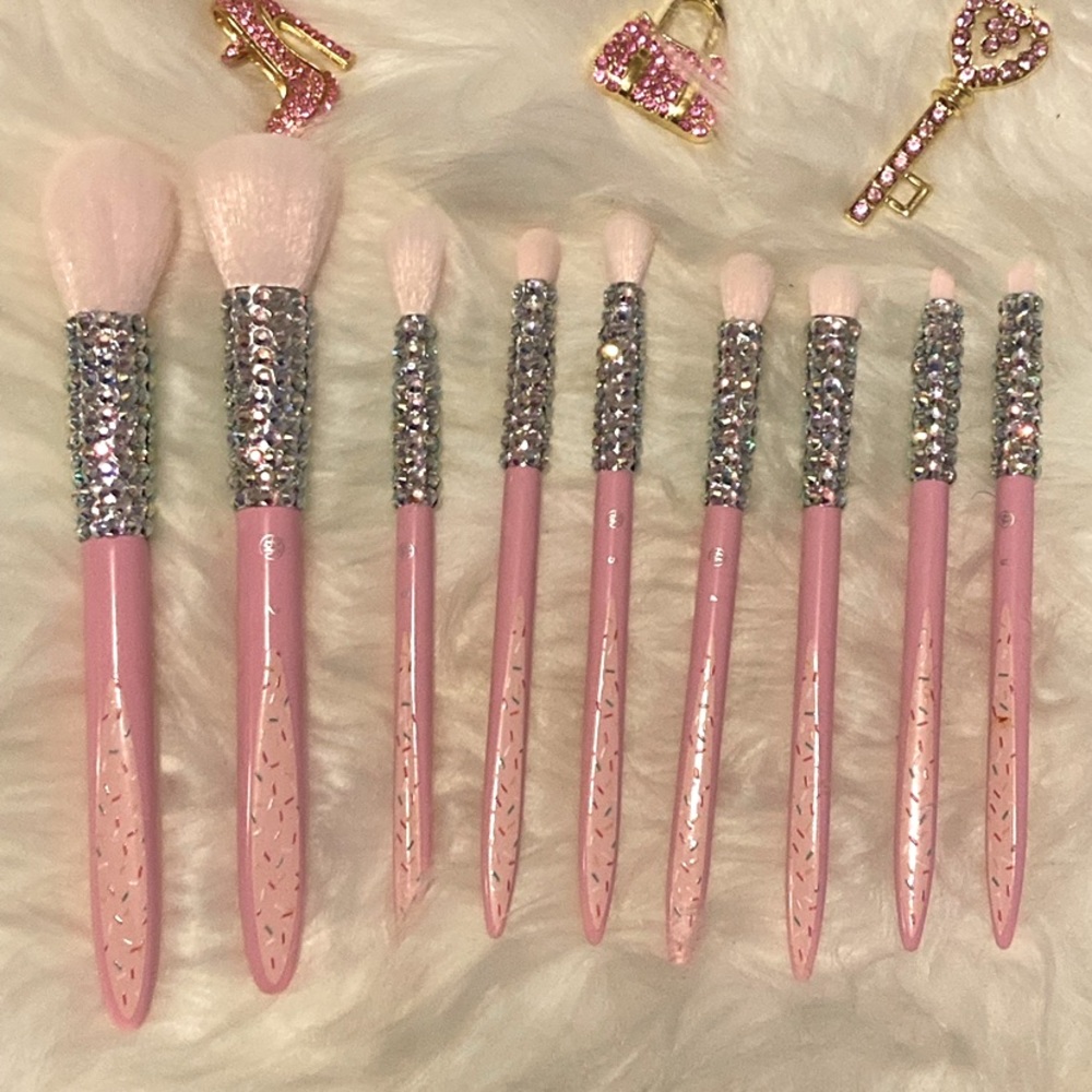 Beautiful Customize Makeup Brush Set.